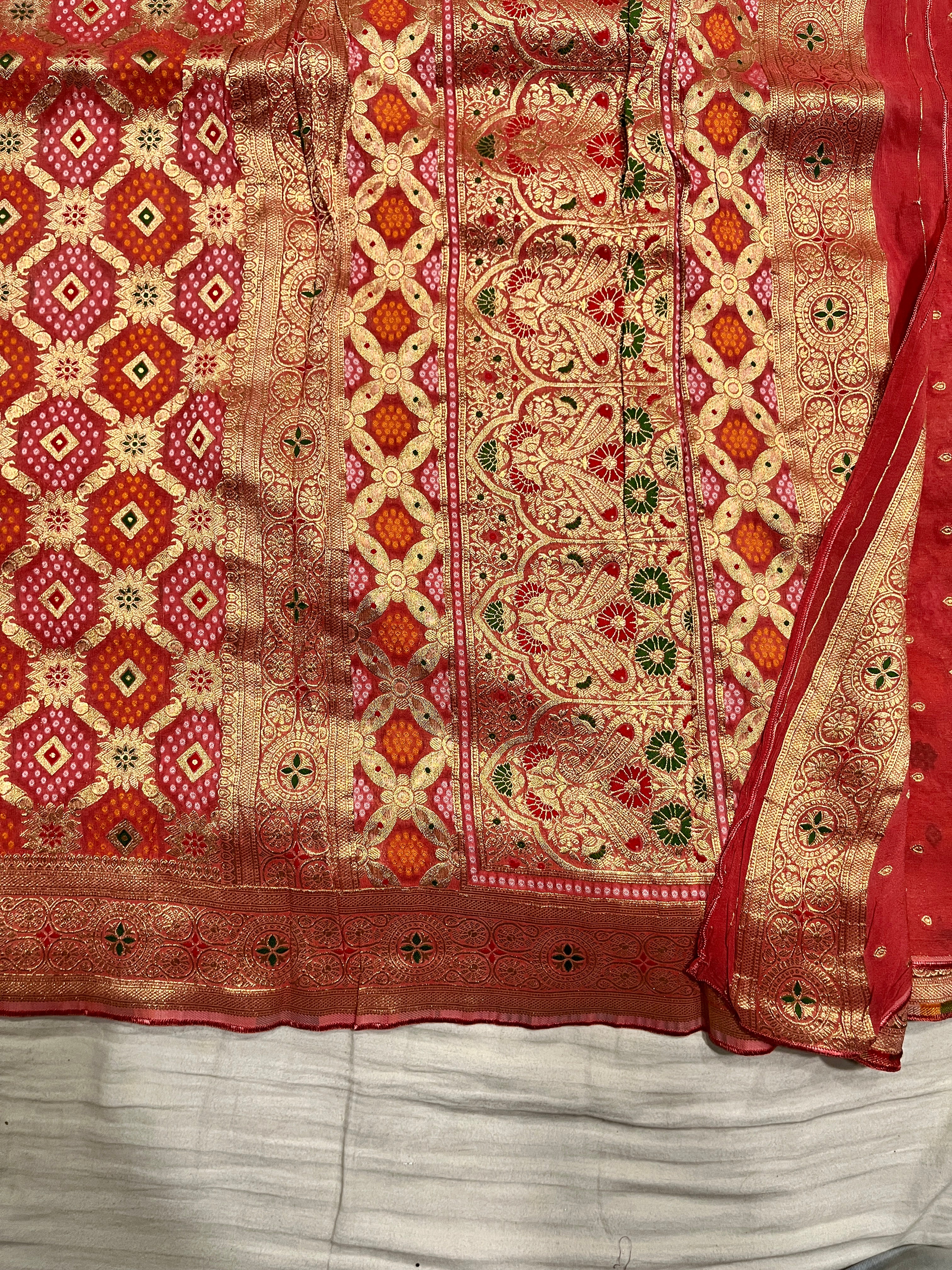 Khaddi Georgette Bandani Meenakari Saree