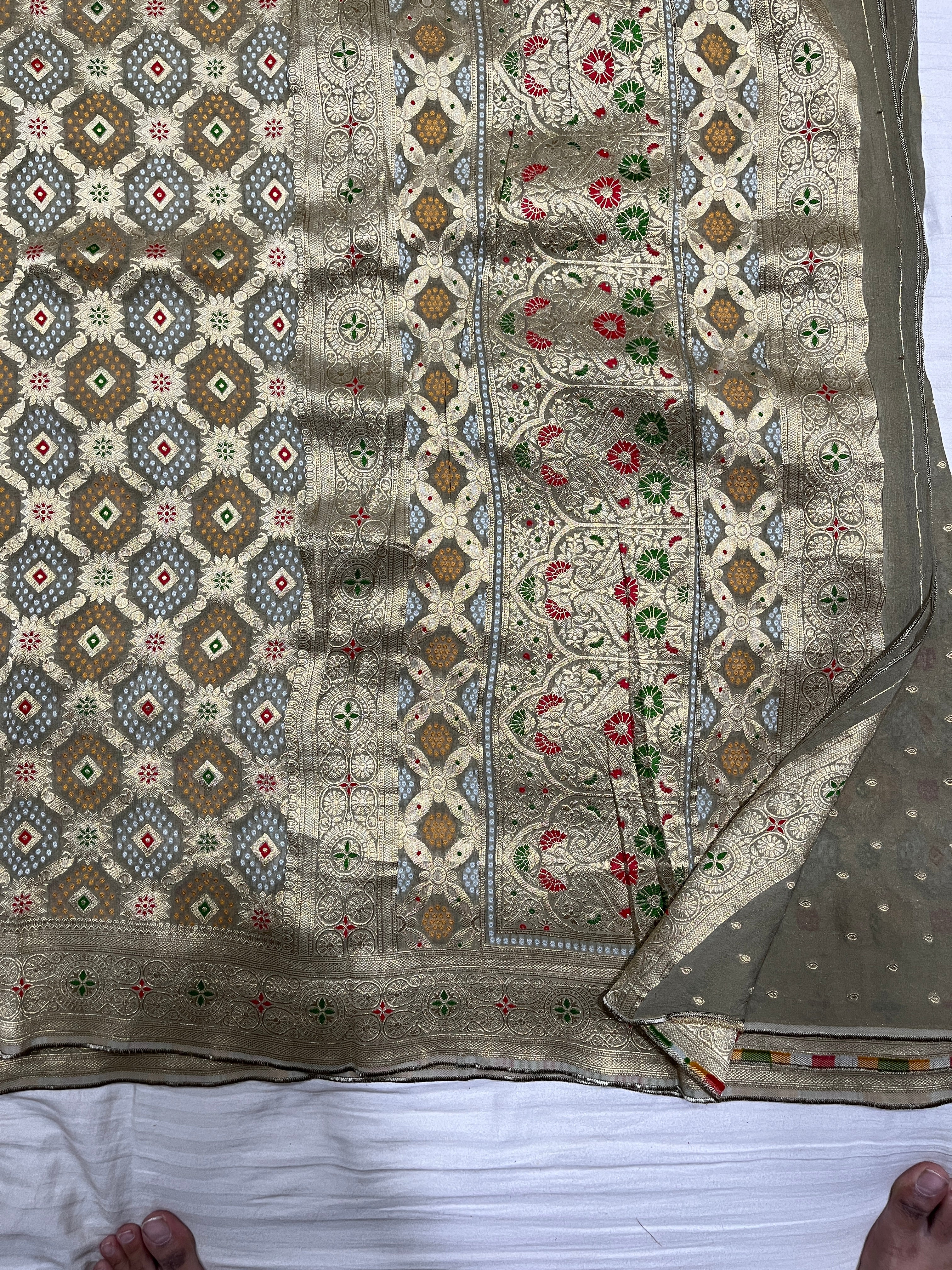 Khaddi Georgette Bandani Meenakari Saree